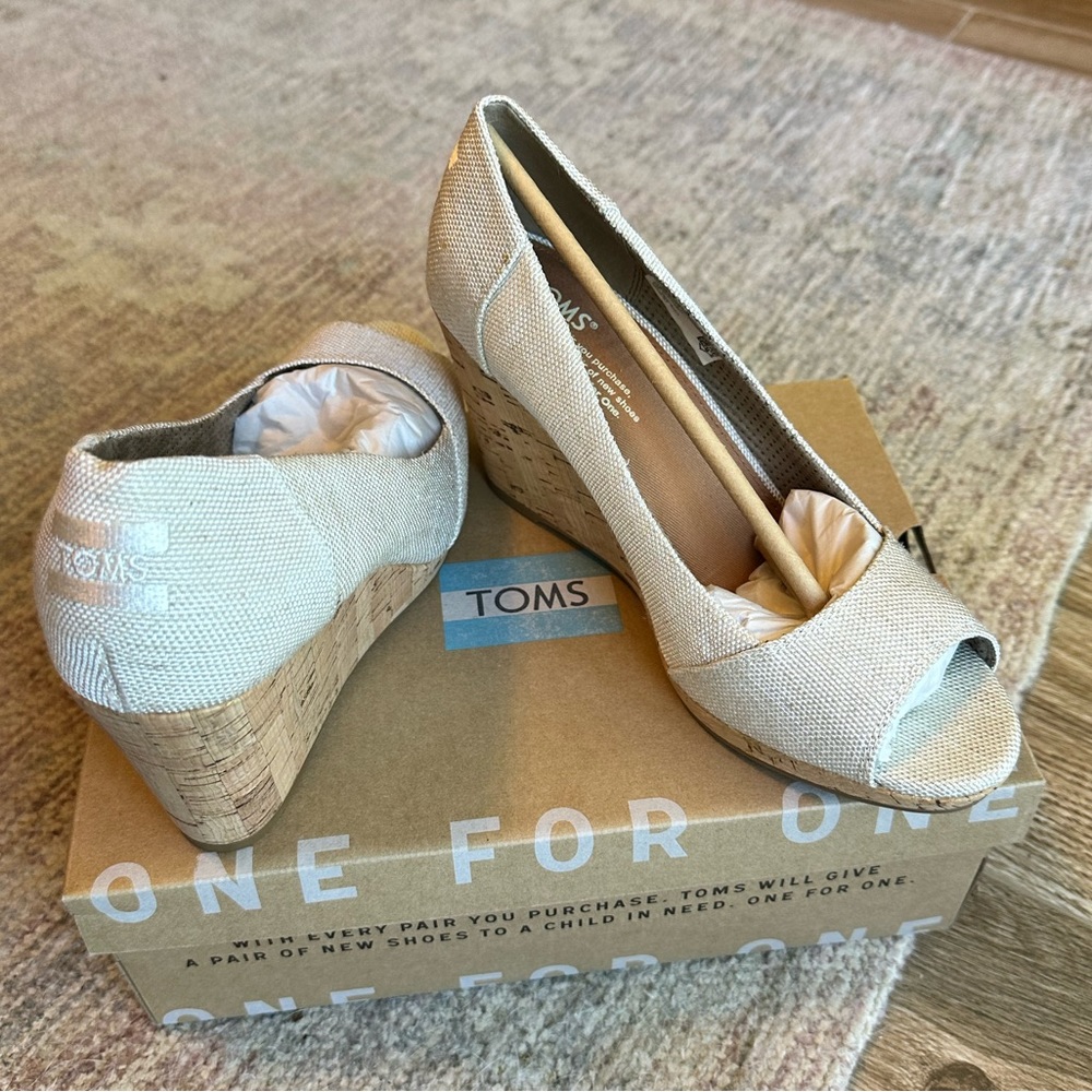 Toms Stella Wedges “Natural Yarn Dye” 8.5 NIB